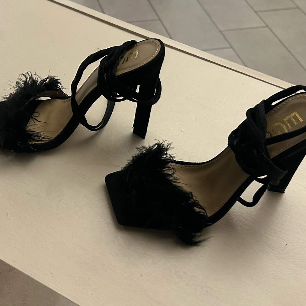 Heels Black Feathered Strap Heels Size UK 5! EGO - Picture 9 of 9